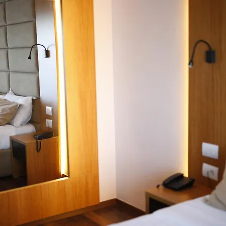 Padel Olivia's Hill Szálloda 4*