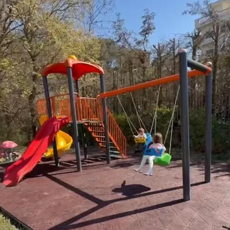 Padel Olivia's Hill Szálloda 4*