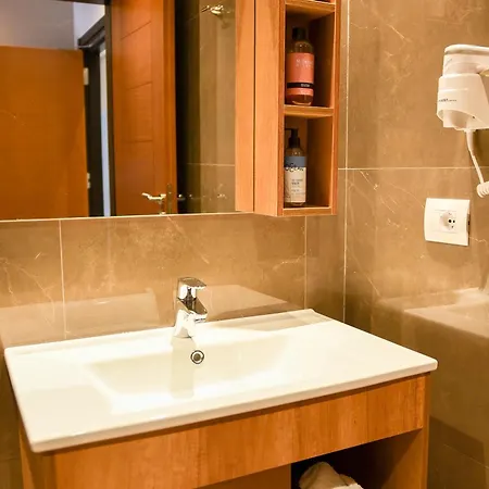 فندق Padel Olivia's Hill 4*