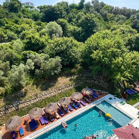 Olivia's Hill 4*