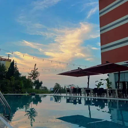 Padel Olivia's Hill Hotel 4*