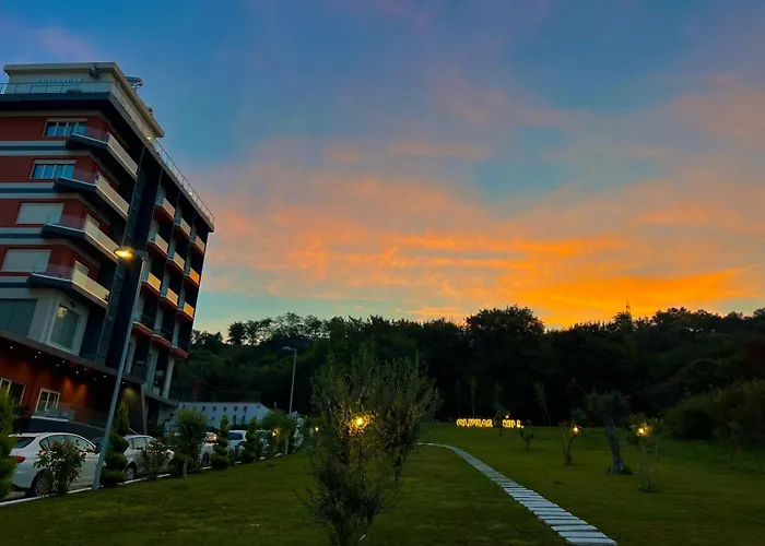 Padel Olivia's Hill فندق Kryemëdhej
