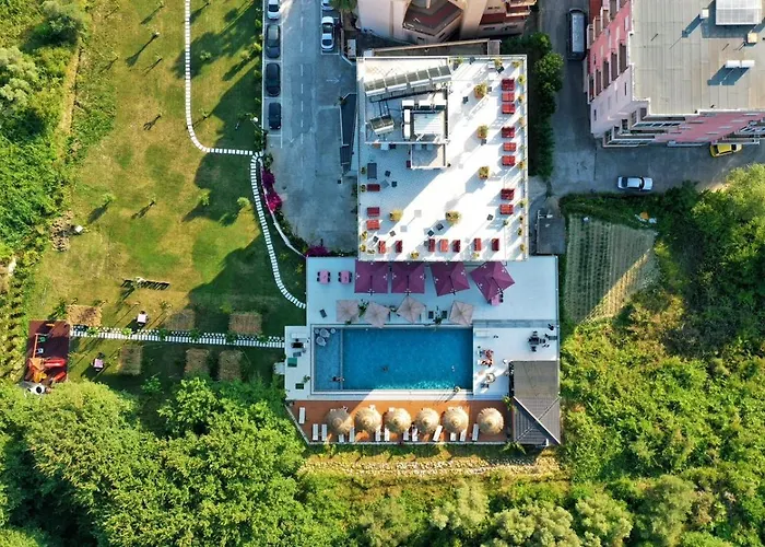 Padel Olivia's Hill 4* Kryemëdhej